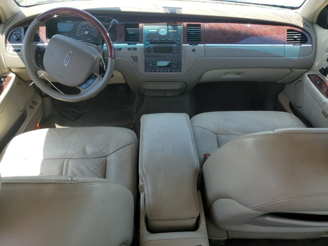 2005 Lincoln Town Car Signature Limited VIN: 1LNHM82W85Y654398 Lot: 62099055
