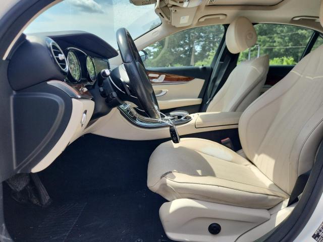 Sedans MERCEDES-BENZ E-CLASS 2017 Biały