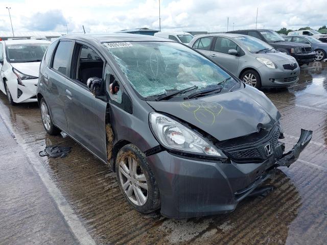 2014 HONDA JAZZ ES +