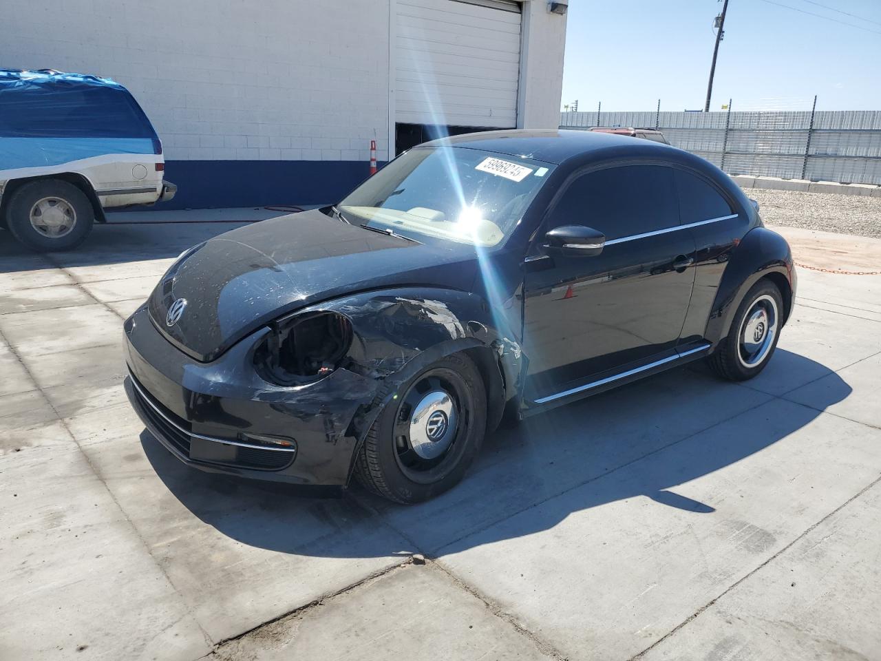 2014 Volkswagen Beetle продається в Farr West, UT - Front End