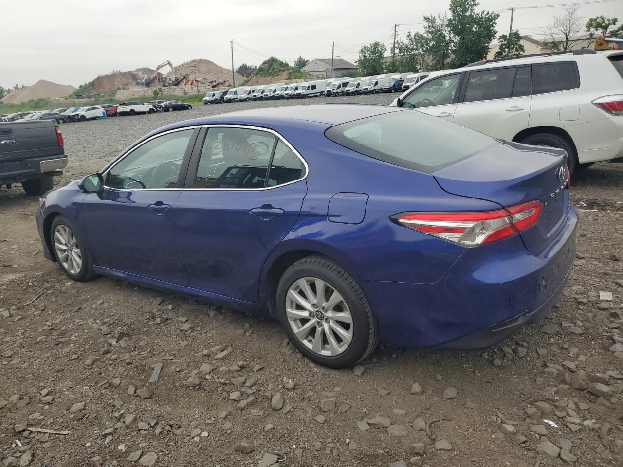 TOYOTA CAMRY 2018 VIN 4T1B11HK9JU611376 zdjęcie 2