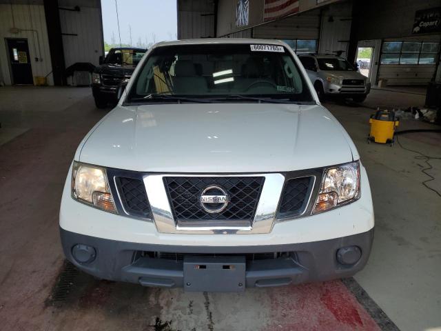 Pickups NISSAN FRONTIER 2015 Biały