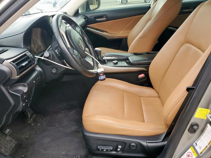  LEXUS IS 2018 tan