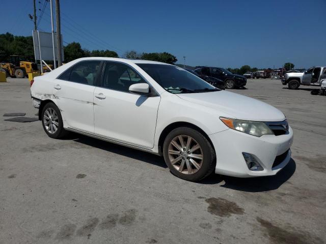 Sedans TOYOTA CAMRY 2012 White