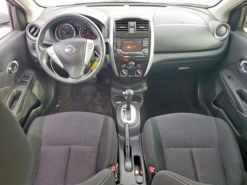  NISSAN VERSA 2017 Серебристый