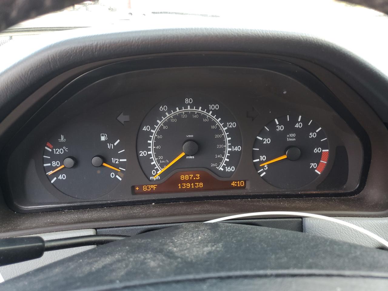 1999 Mercedes-Benz E 320 VIN: WDBJF65H6XA944277 Lot: 62394415