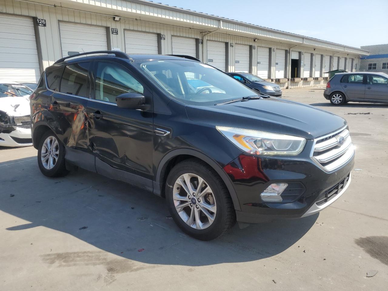 FORD ESCAPE 2017 VIN 1FMCU0GD6HUC67153 photo 4