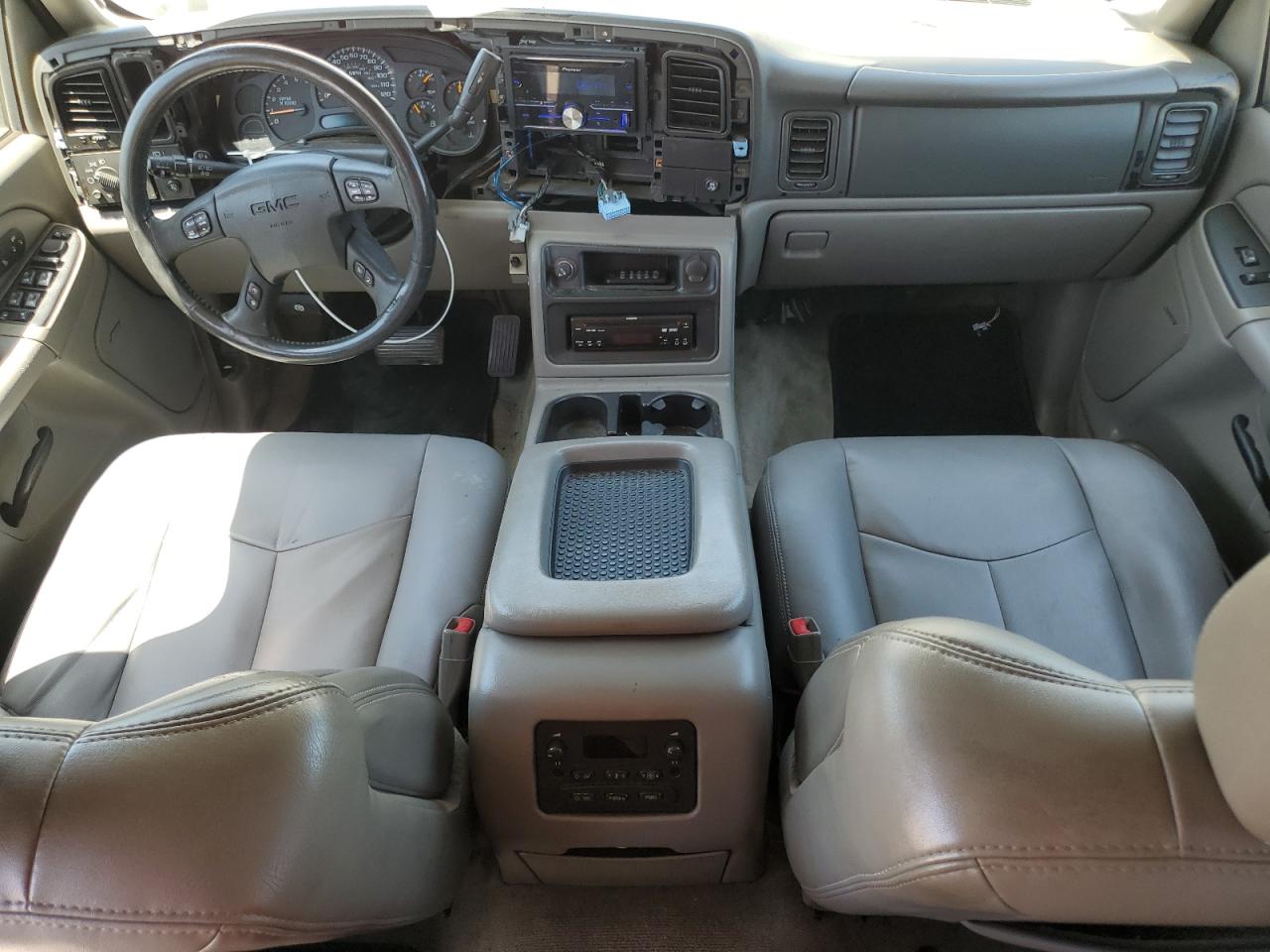 2005 GMC Yukon Xl C1500 VIN: 1GKEC16Z55J138762 Lot: 59141285