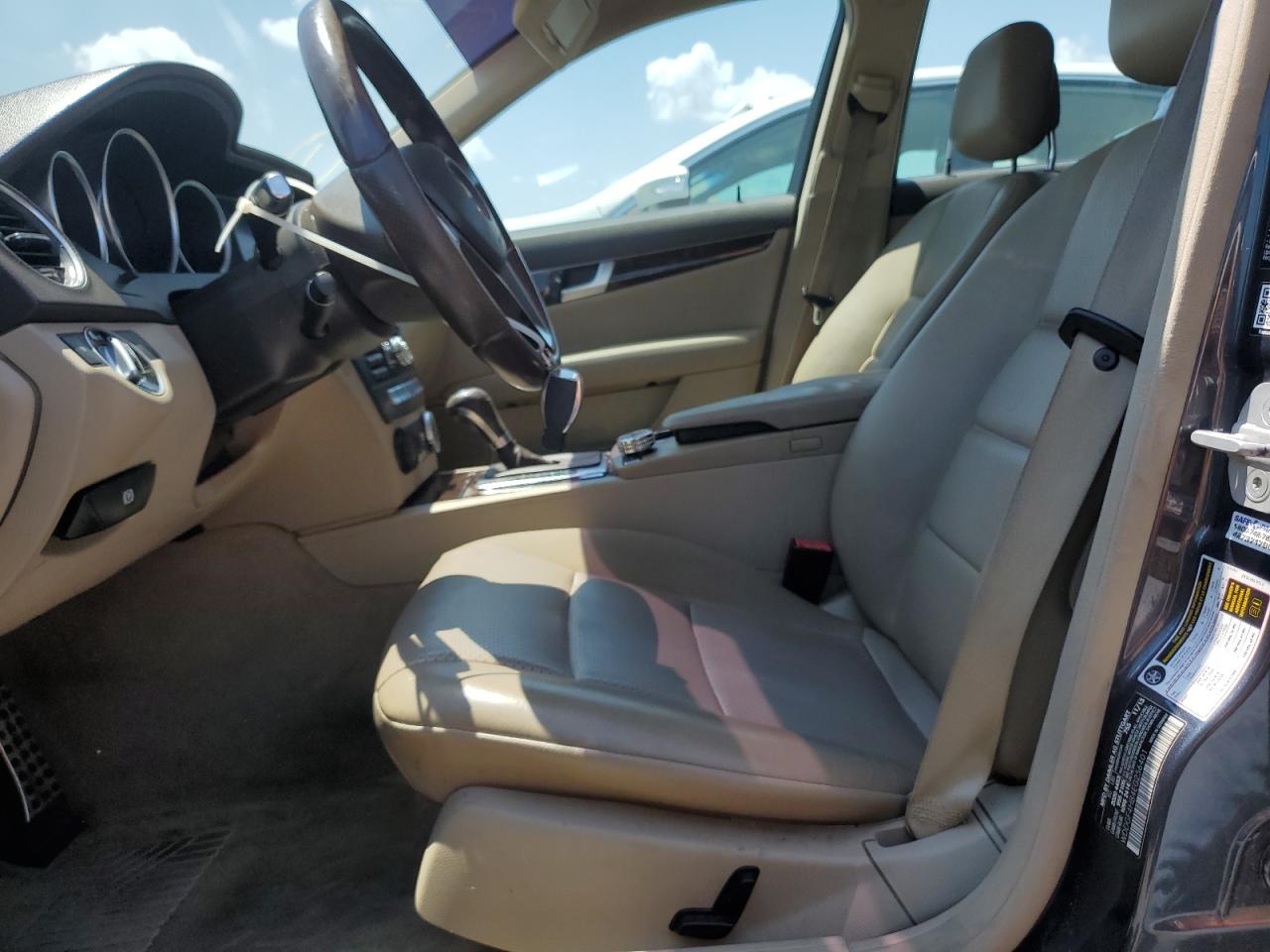 2014 Mercedes-Benz C 250 VIN: WDDGF4HB4EG256401 Lot: 61136795