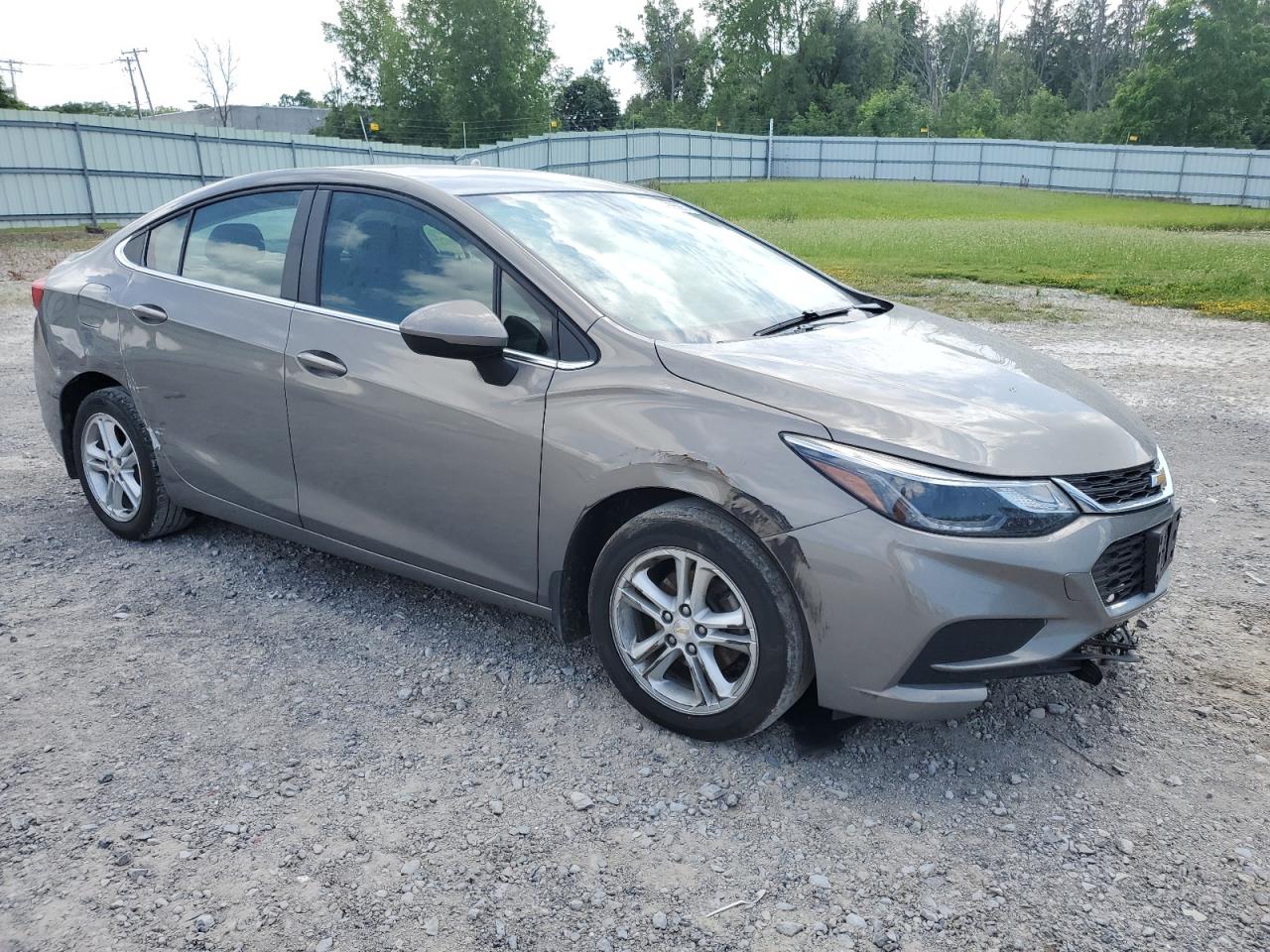 CHEVROLET CRUZE 2018 VIN 1G1BE5SM7J7247069 photo 4