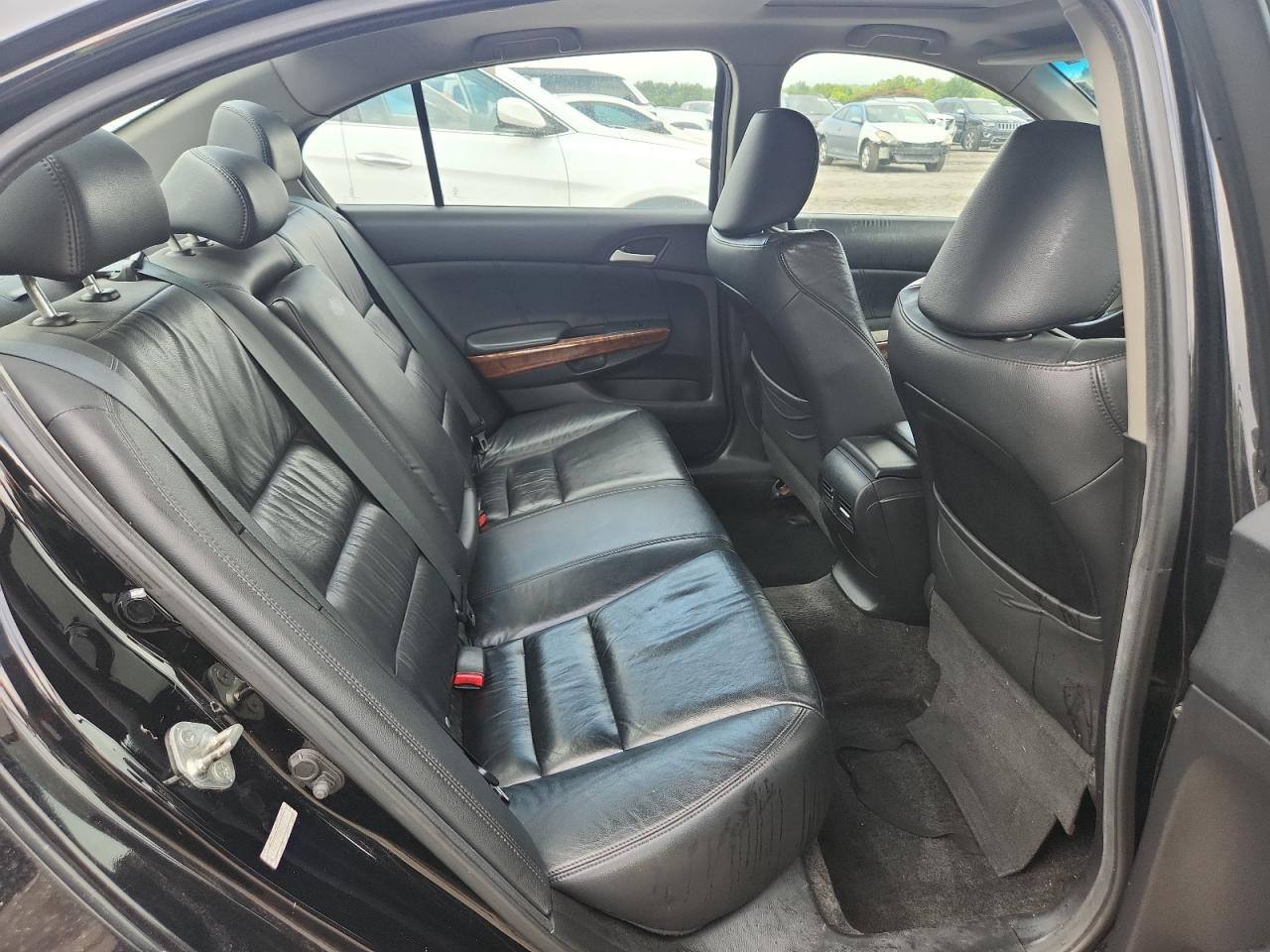 2011 Honda Accord Exl VIN: 1HGCP2F82BA112153 Lot: 61732735