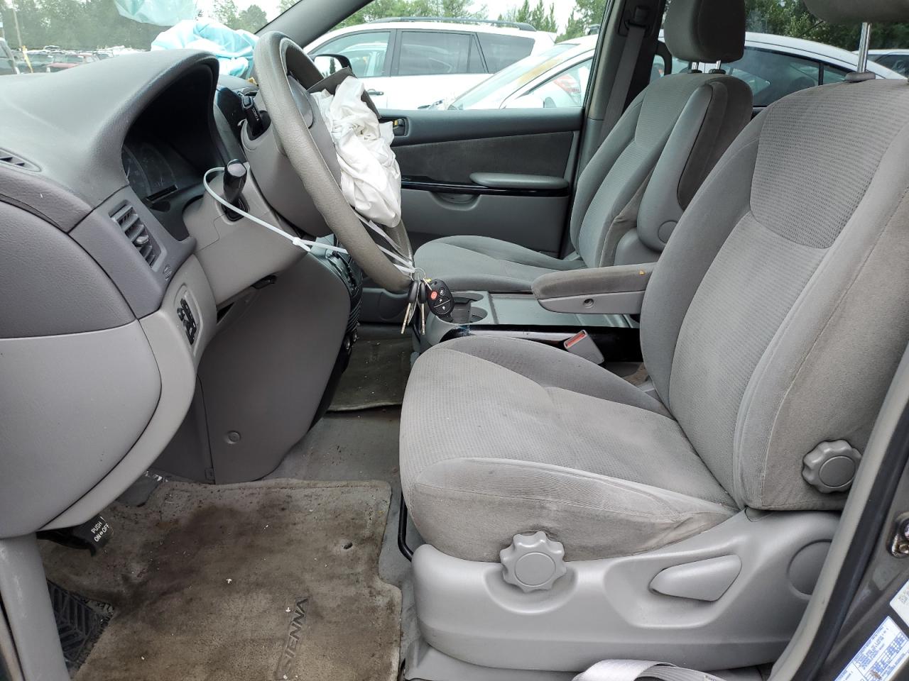 2004 Toyota Sienna Ce VIN: 5TDZA23C94S193130 Lot: 62331635