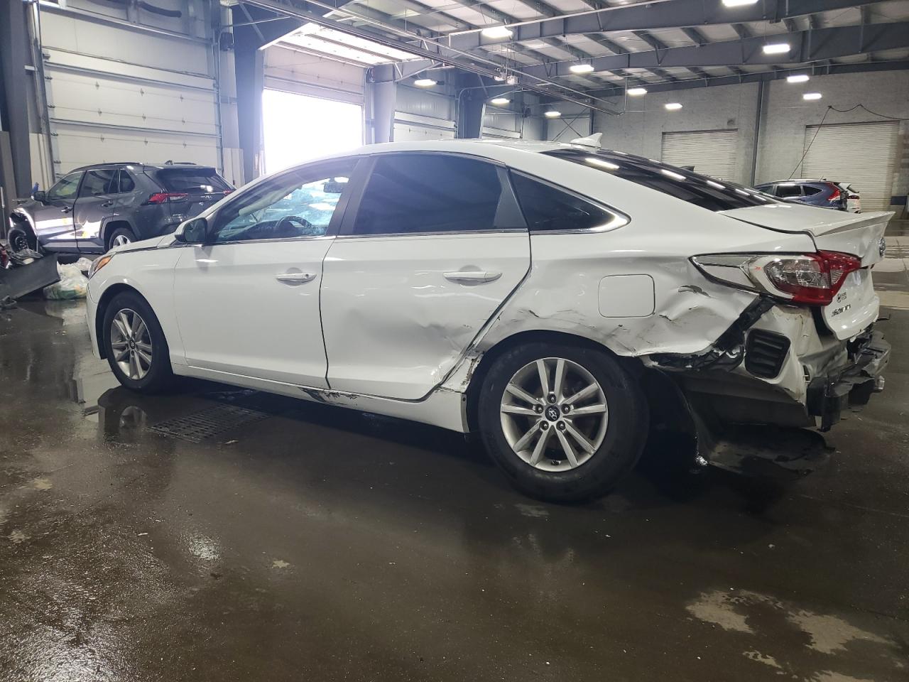 HYUNDAI SONATA 2017 VIN 5NPE24AF5HH582220 фото 2