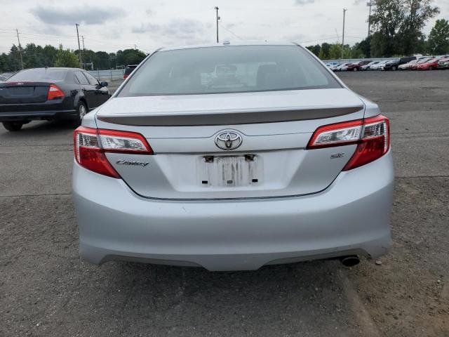  TOYOTA CAMRY 2013 Srebrny