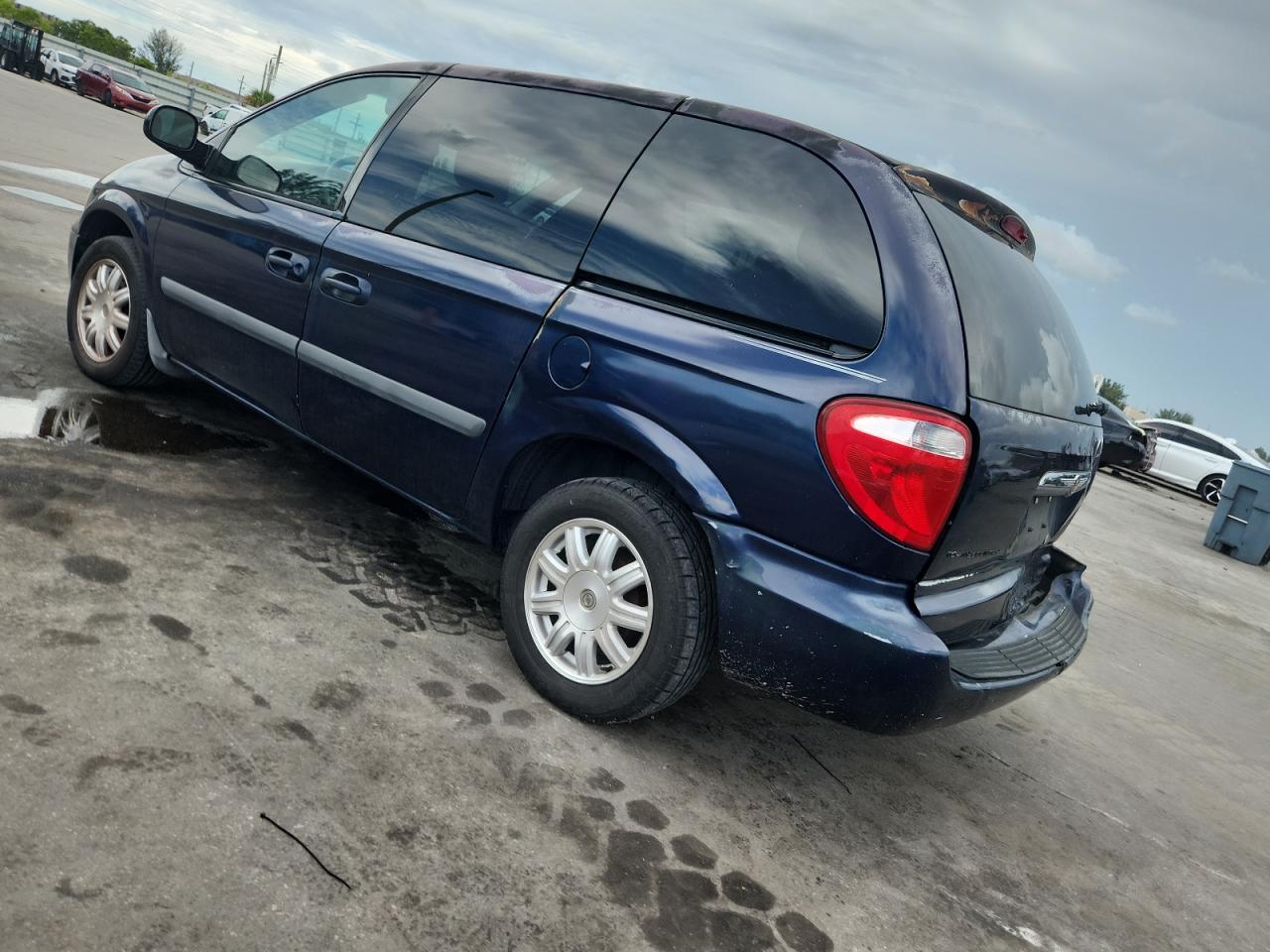 CHRYSLER MINIVAN 2006 VIN 1A4GP45RX6B610472 фото 2