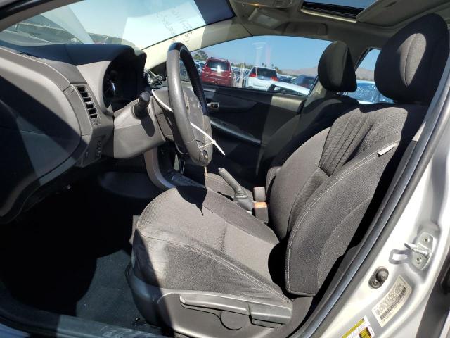 Sedans TOYOTA COROLLA 2013 Srebrny