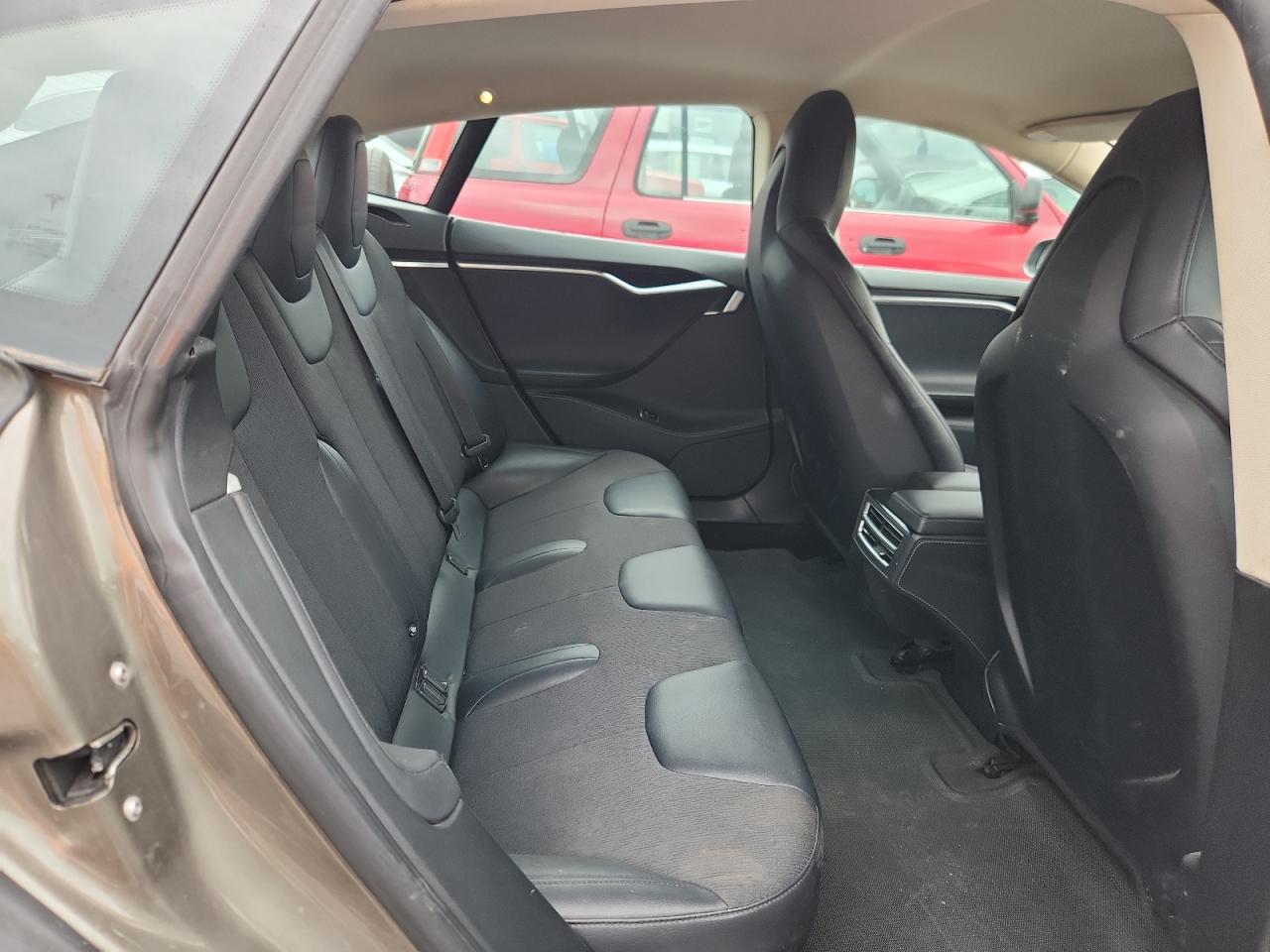 2015 Tesla Model S 70D VIN: 5YJSA1S2XFF084770 Lot: 60932715