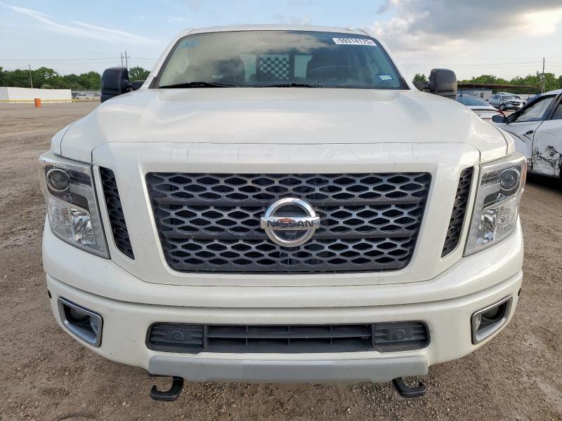  NISSAN TITAN 2018 White