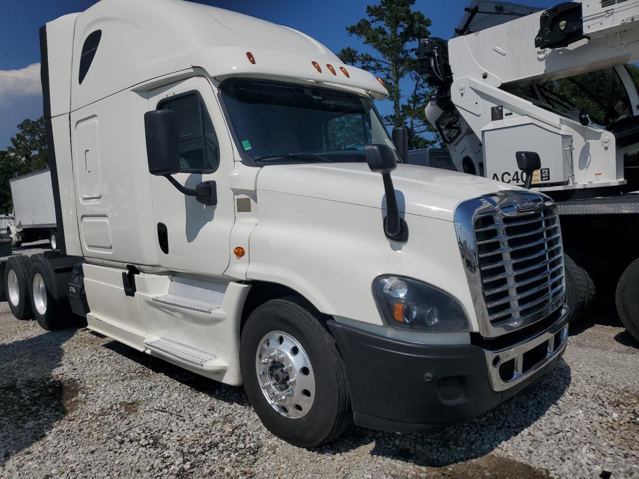 FREIGHTLINER ALL OTHER 2015 VIN 1FUJGLD50FLGL3544 photo 9
