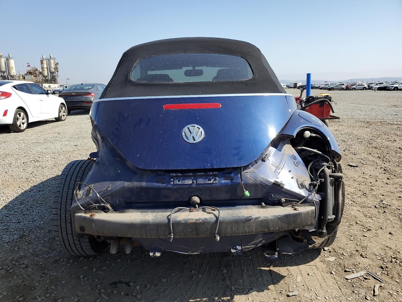 2006 Volkswagen New Beetle Convertible Option Package 2 VIN: 3VWSF31Y46M316128 Lot: 60202375