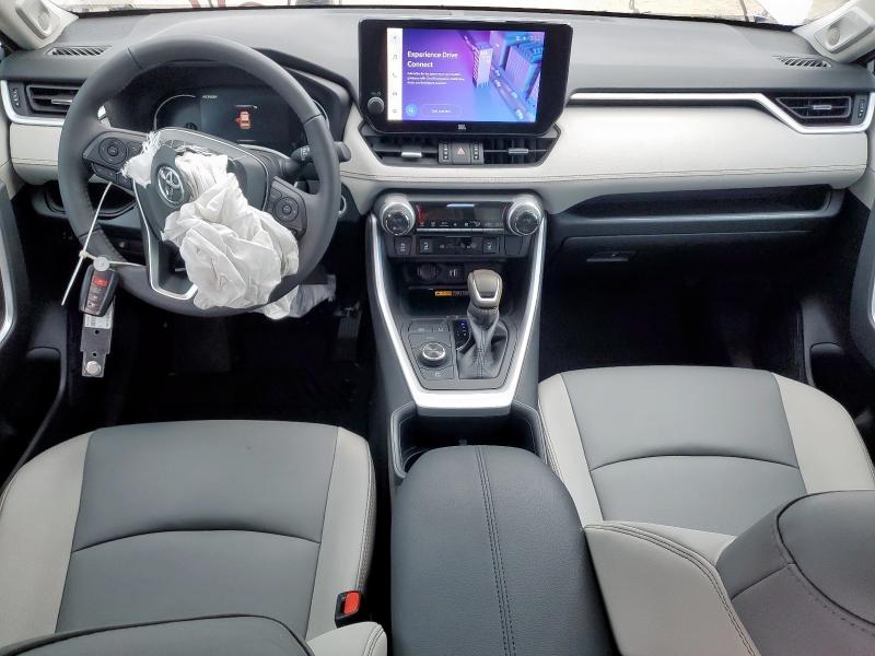  TOYOTA RAV4 2023 Srebrny