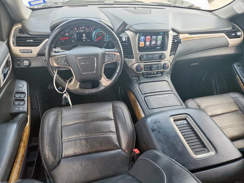  GMC YUKON 2017 Srebrny