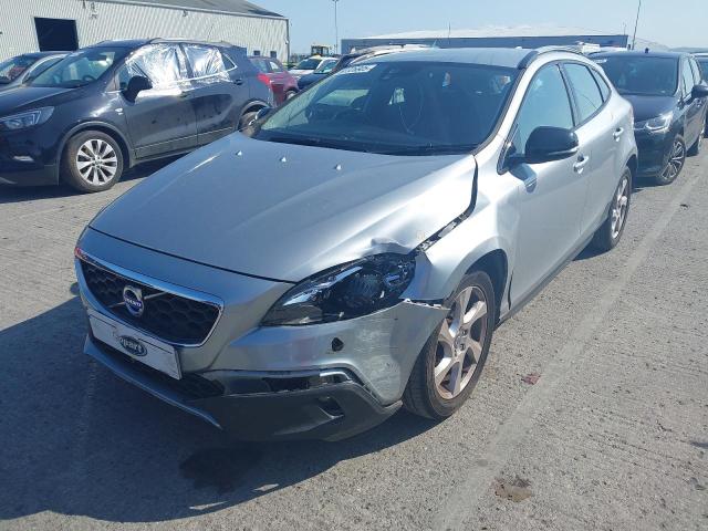 VOLVO V40 CROSS 2015