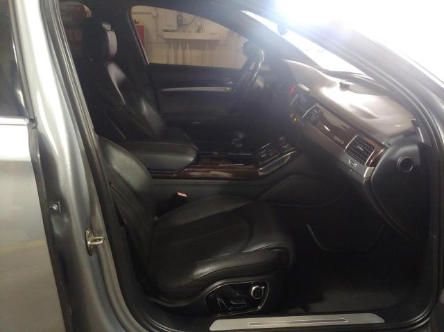 Sedans AUDI A8 2012 Srebrny