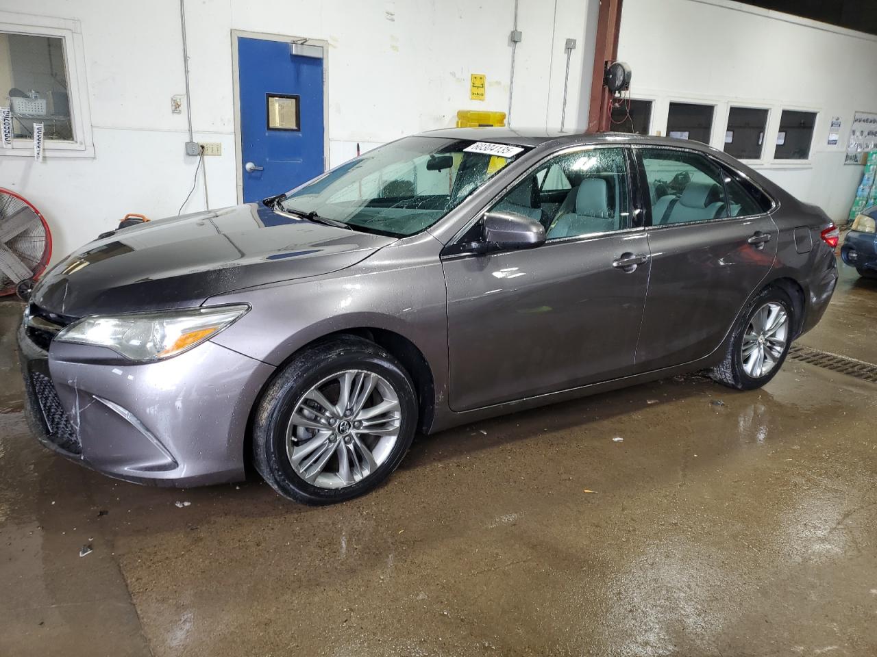 2016 Toyota Camry Le იყიდება Blaine-ში, MN - Side
