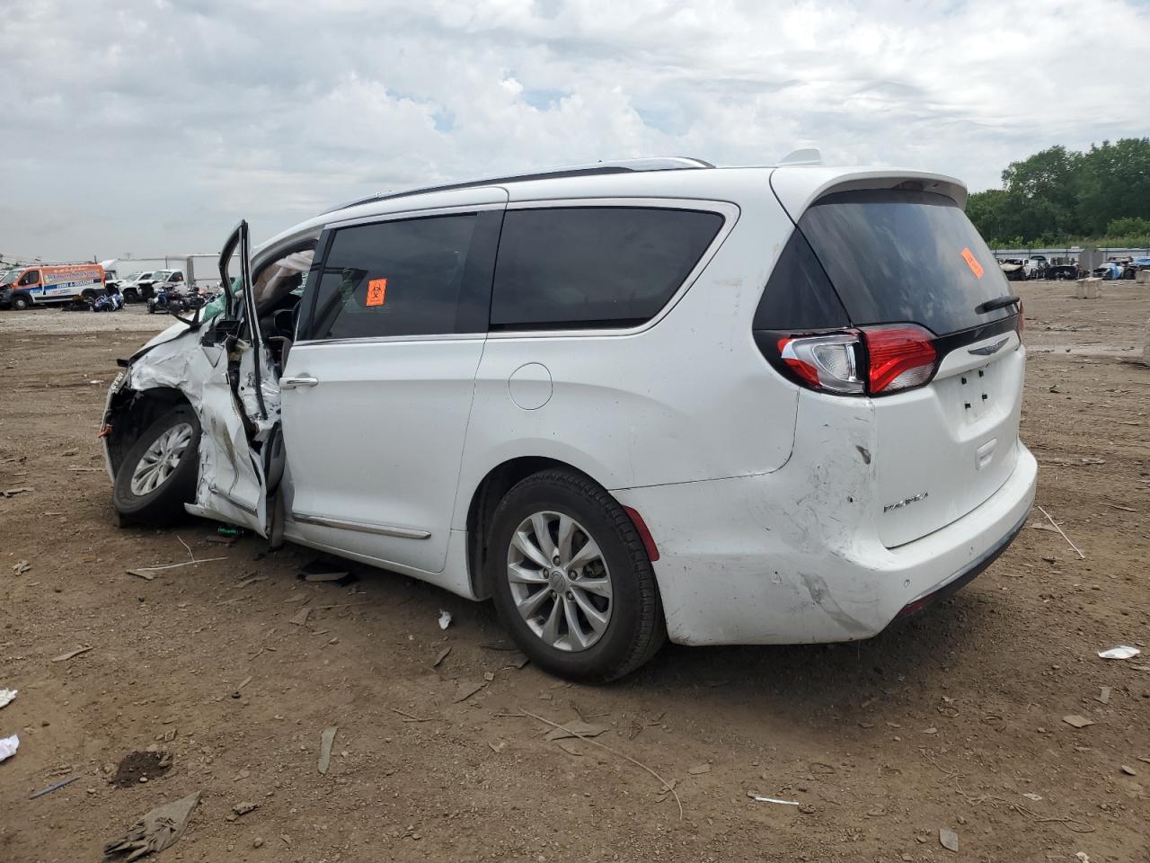 CHRYSLER PACIFICA 2018 VIN 2C4RC1BG2JR124292 zdjęcie 2