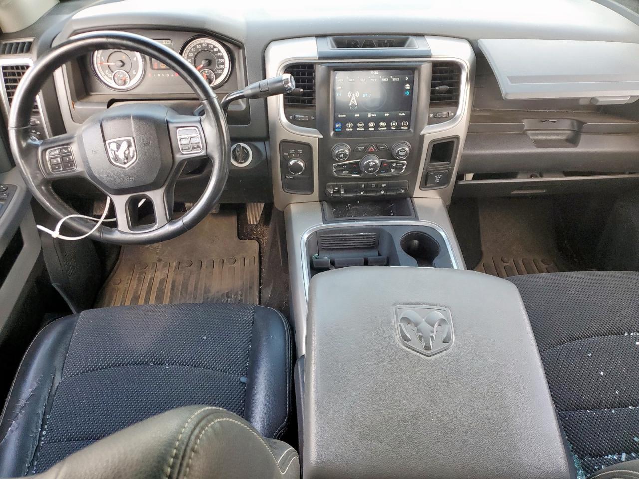 RAM All Models 2018 VIN 3C6UR5DL7JG370553 photo 8
