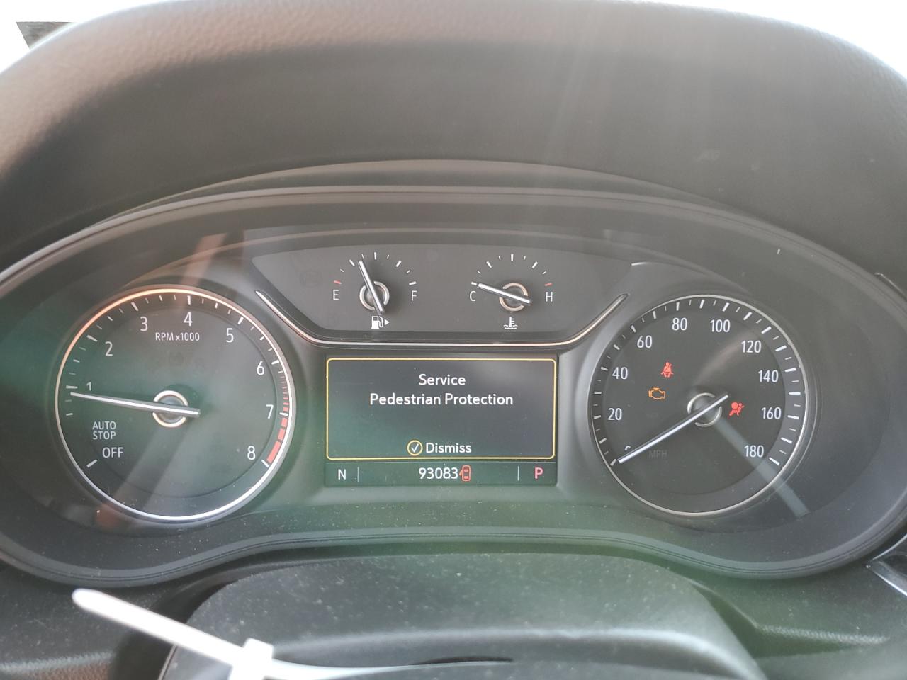 2018 Buick Regal Tourx Essence VIN: W04GV8SX2J1153526 Lot: 60608375