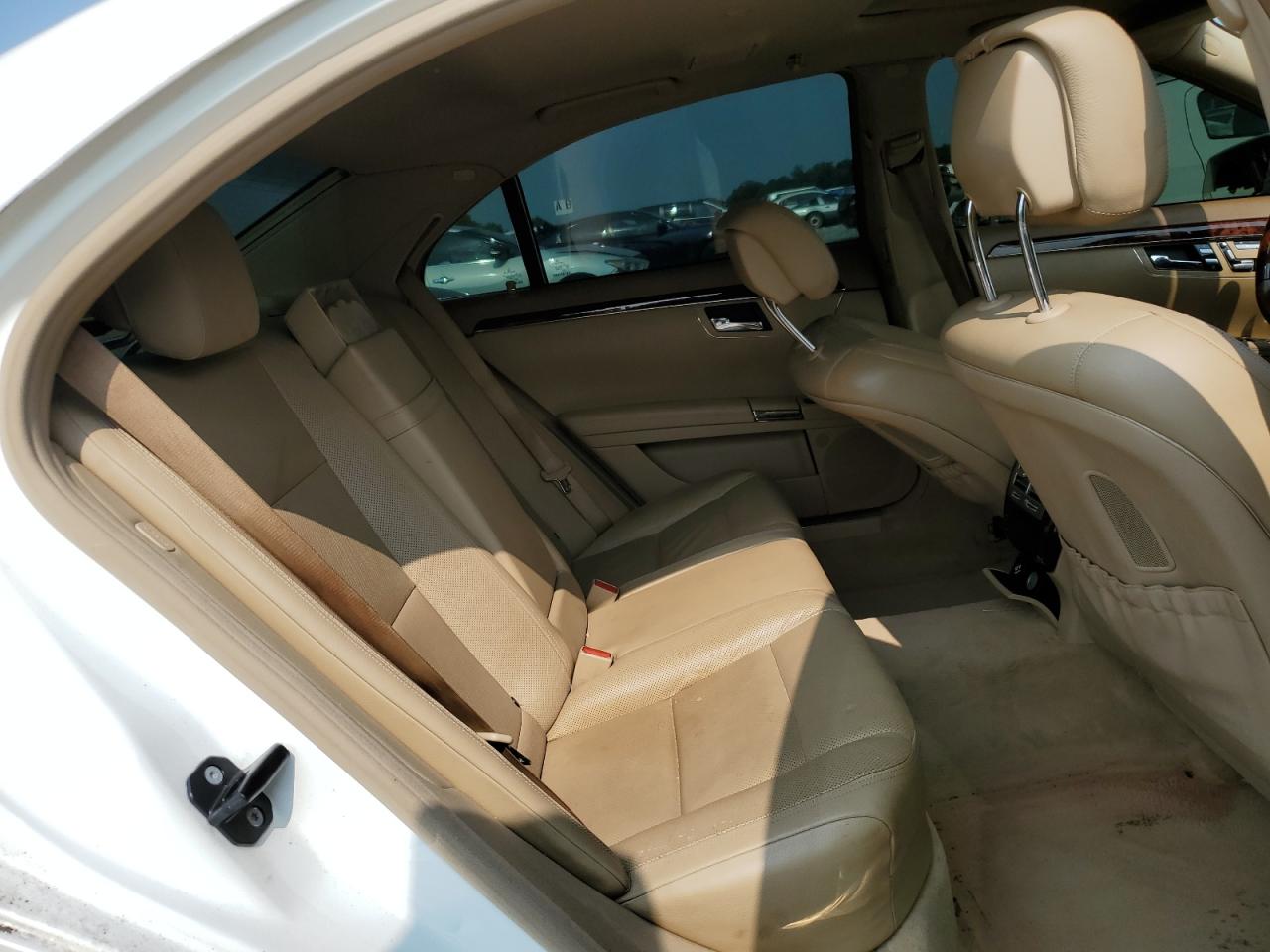 2010 Mercedes-Benz S 550 VIN: WDDNG7BB7AA290229 Lot: 59043885