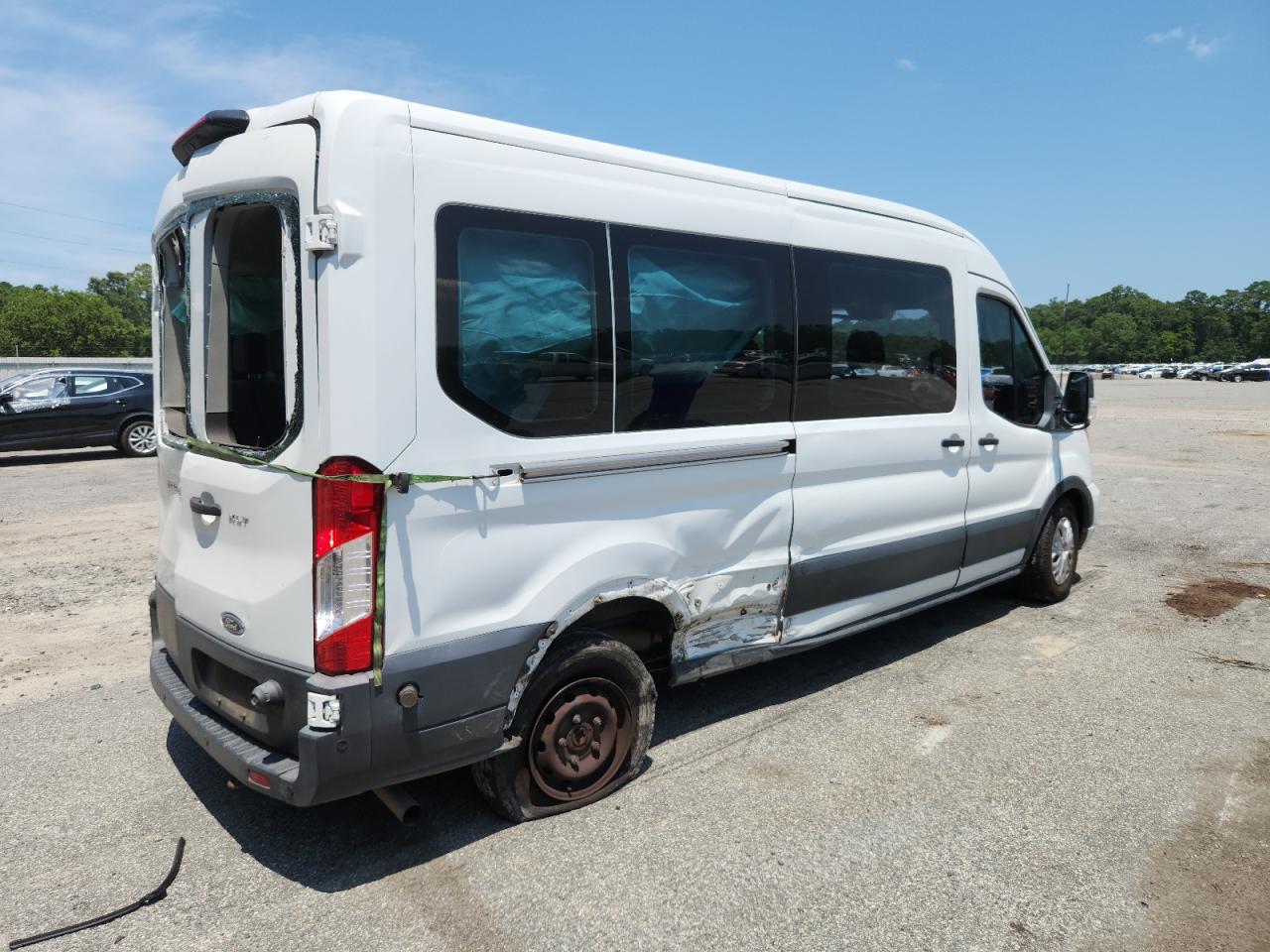 FORD TRANSIT 2020 VIN 1FBAX2C8XLKA24252 photo 3