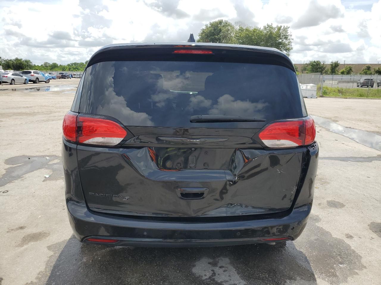 2020 Chrysler Pacifica Touring VIN: 2C4RC1FG9LR140812 Lot: 62739335