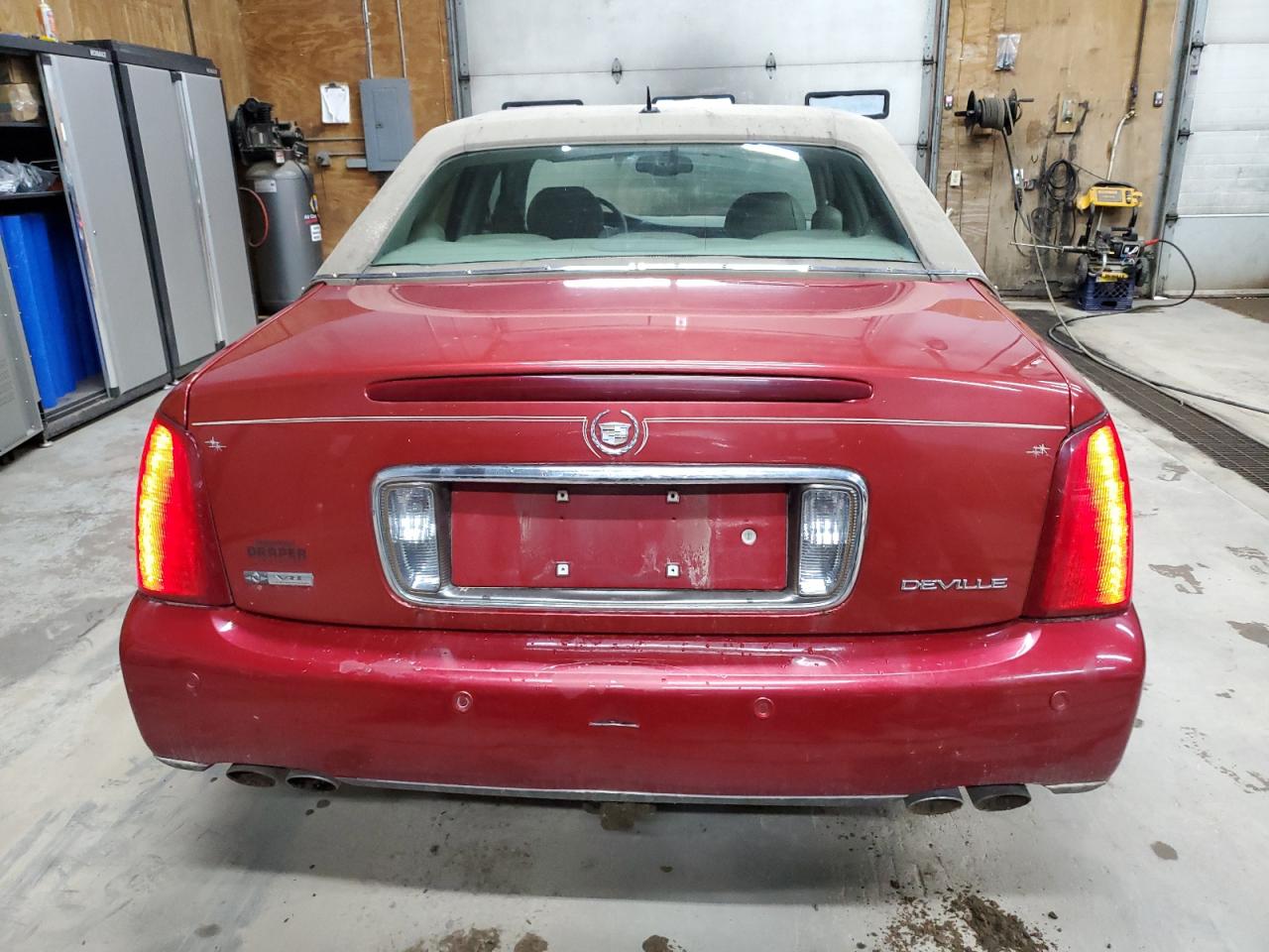 2005 Cadillac Deville VIN: 1G6KD54Y05U180092 Lot: 62630955