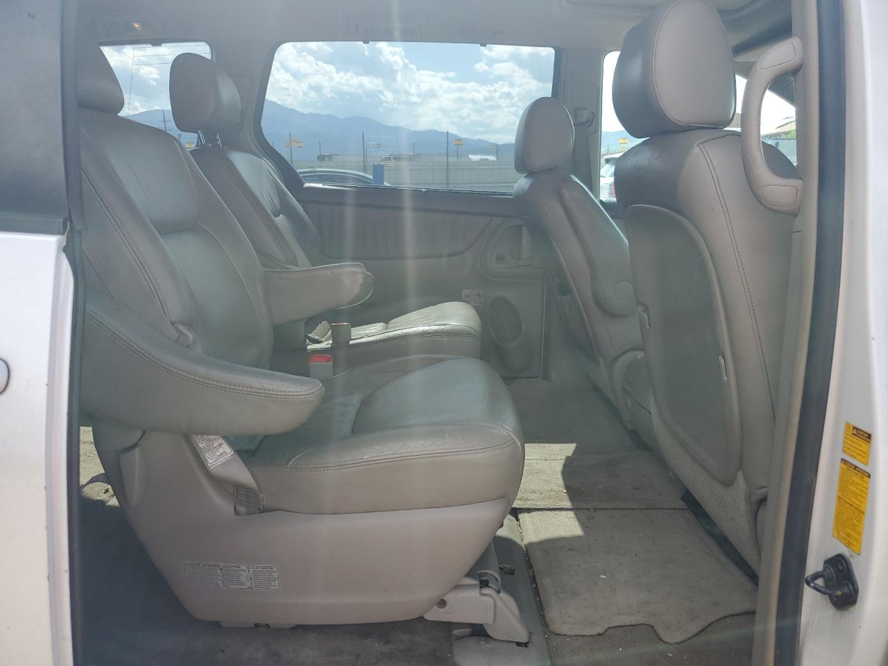 TOYOTA All Models 2005 VIN 5TDZA22C95S371783 фото 11