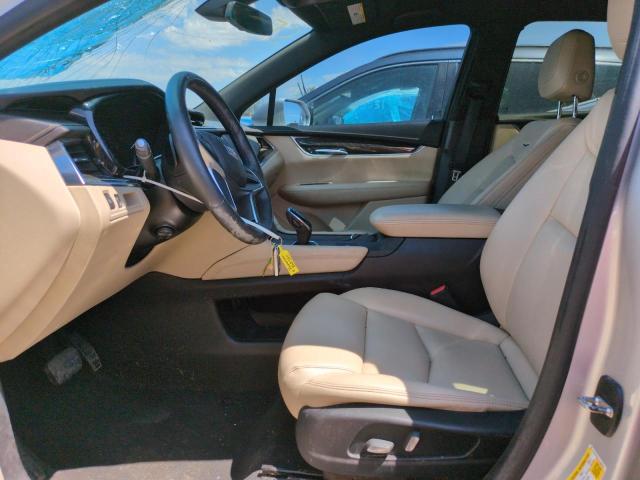  CADILLAC XT5 2017 Srebrny