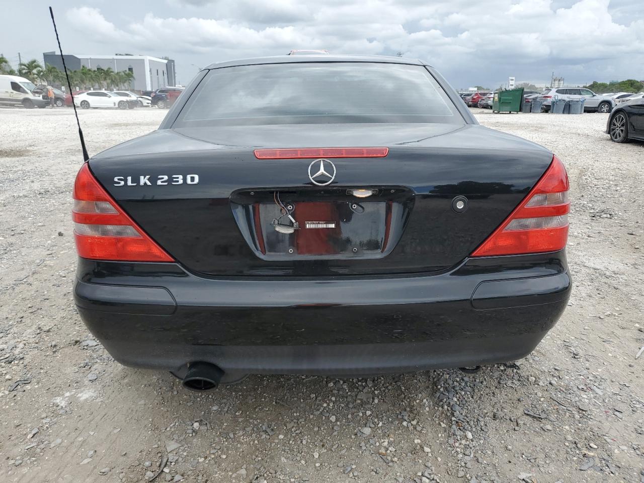 2000 Mercedes-Benz Slk 230 Kompressor VIN: WDBKK47F0YF149827 Lot: 62524515