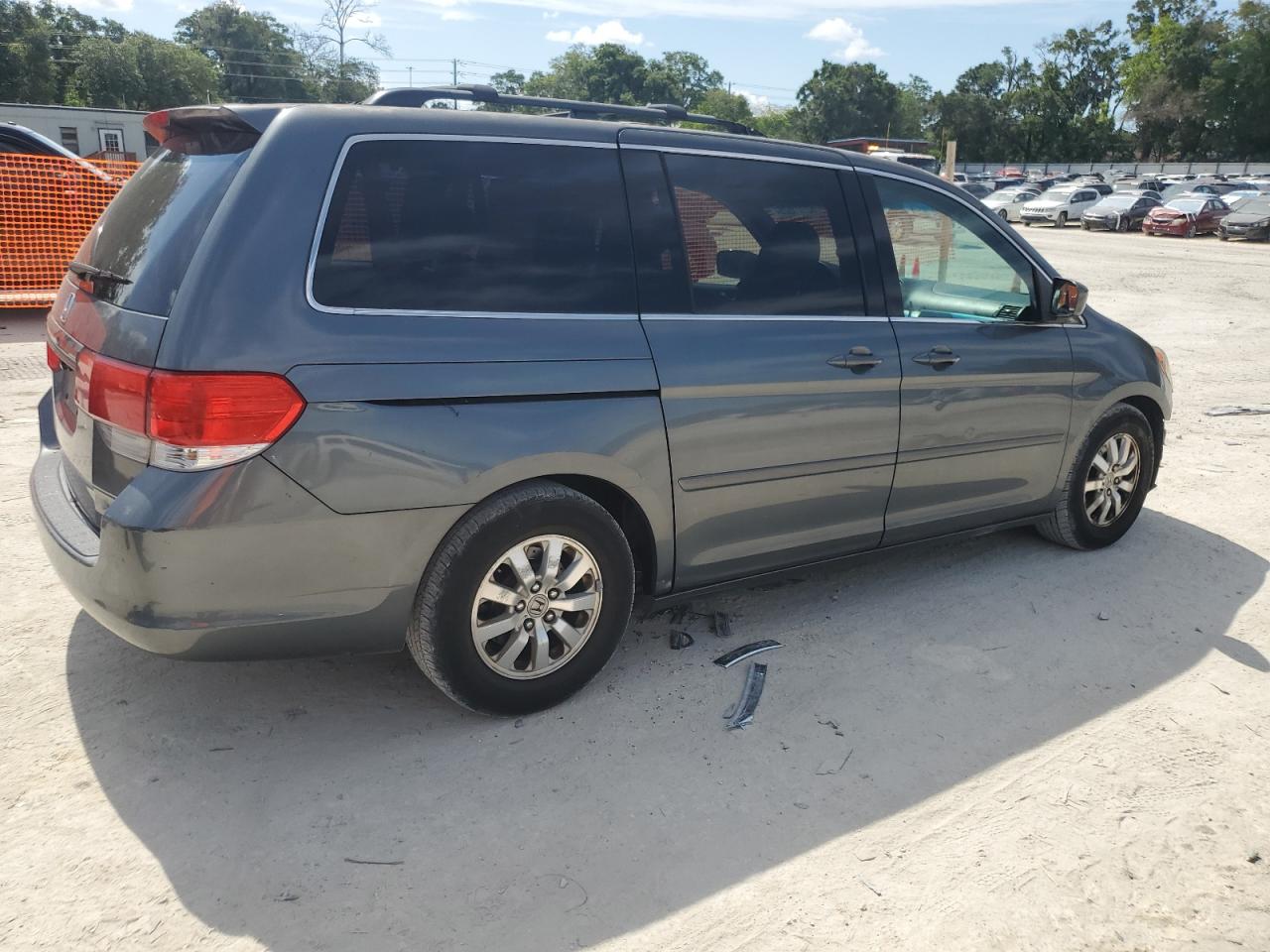 HONDA All Models 2010 VIN 5FNRL3H48AB054141 photo 3