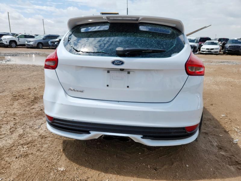  FORD FOCUS 2017 Белы