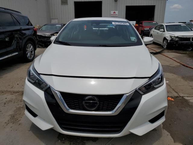  NISSAN VERSA 2021 Biały