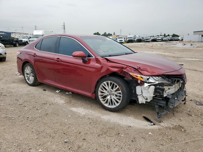  TOYOTA CAMRY 2018 Красный
