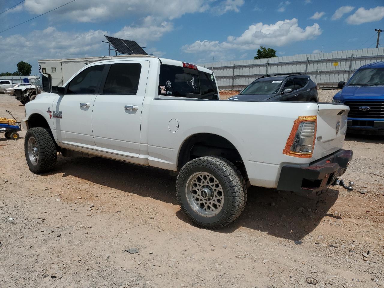RAM 2500 2018 VIN 3C6UR5FL0JG290010 photo 2