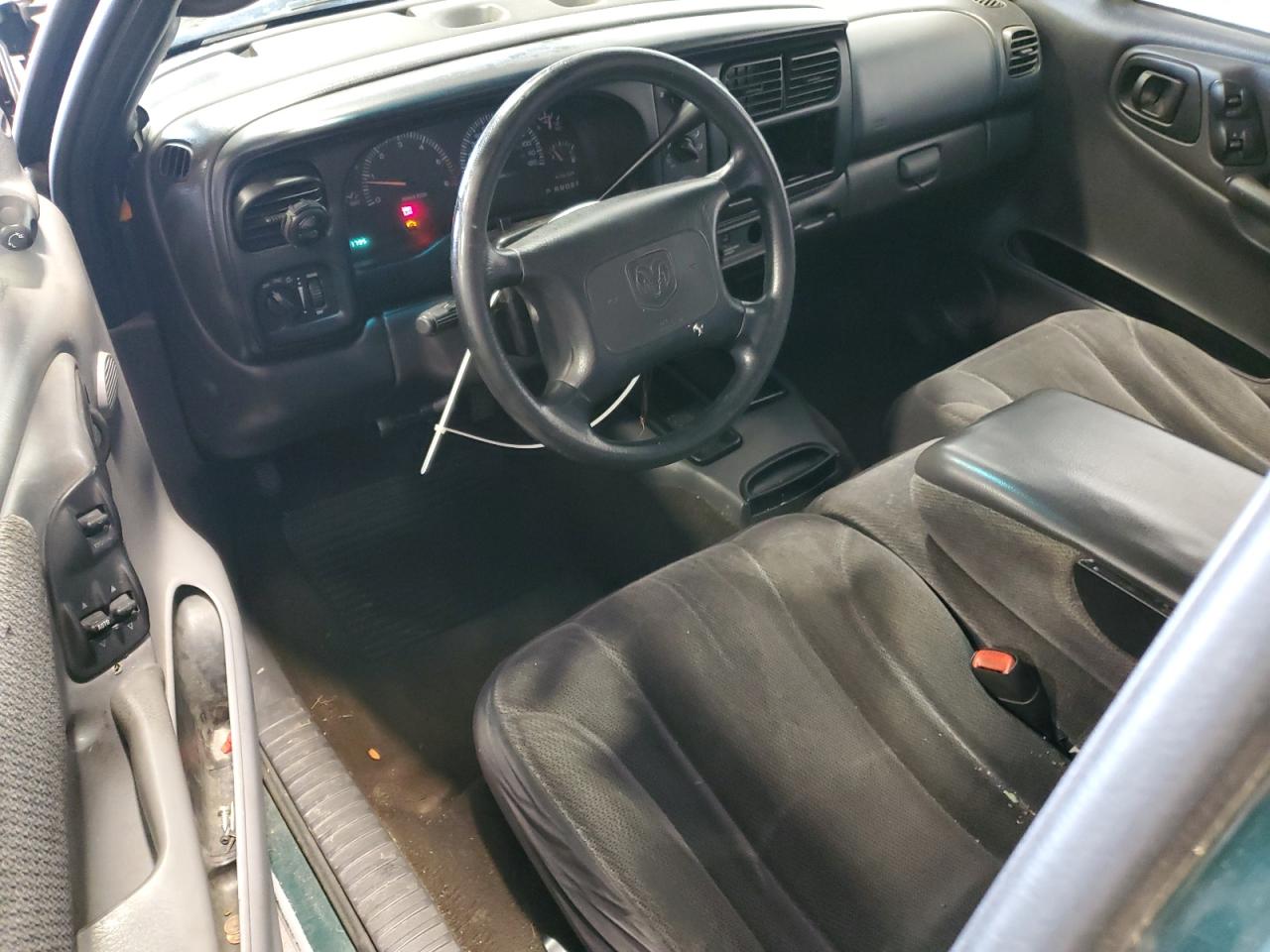 2000 Dodge Dakota VIN: 1B7GL22X1YS563179 Lot: 60956035