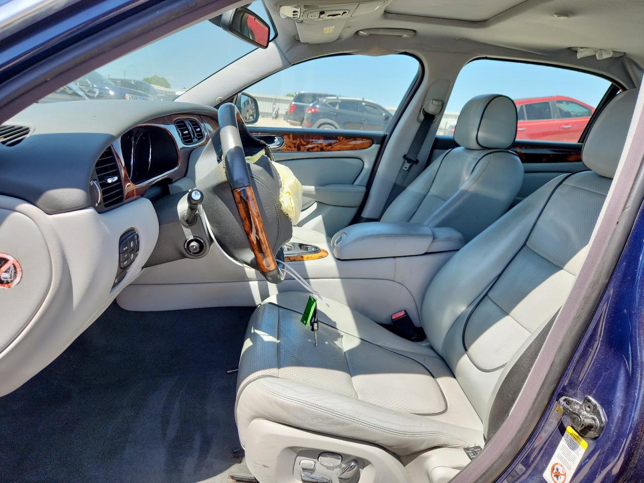 2008 Jaguar Xj8 L VIN: SAJWA79BX8SH28045 Lot: 61042375