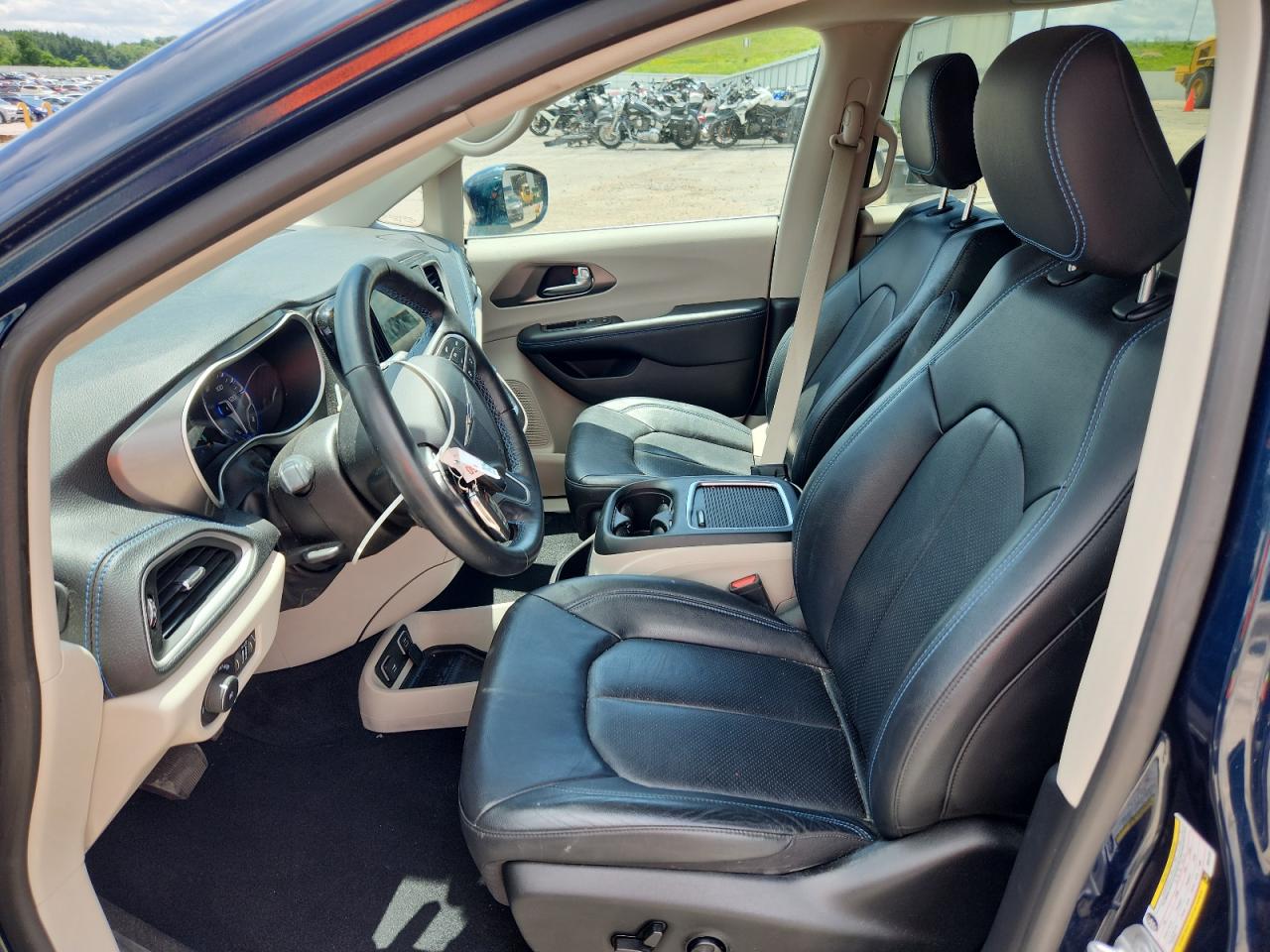 2021 Chrysler Pacifica Touring L VIN: 2C4RC1BG7MR561855 Lot: 62579865
