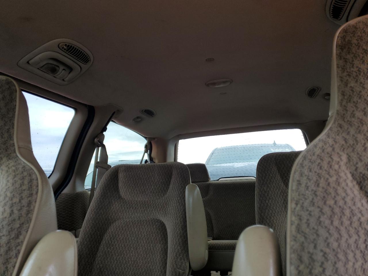 2000 Chrysler Grand Voyager Se VIN: 2C4GJ44GXYR725892 Lot: 60443415