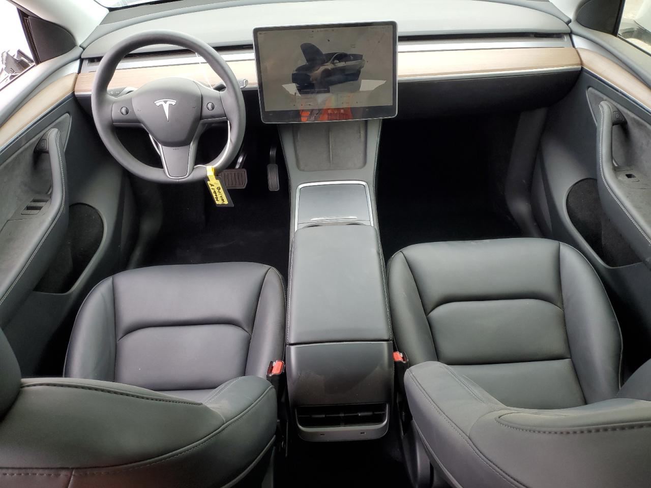 2024 Tesla Model Y VIN: 7SAYGDED6RF101045 Lot: 60907975