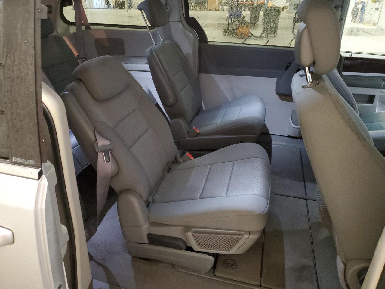 CHRYSLER MINIVAN 2010 VIN 2A4RR5D12AR282821 zdjęcie 11